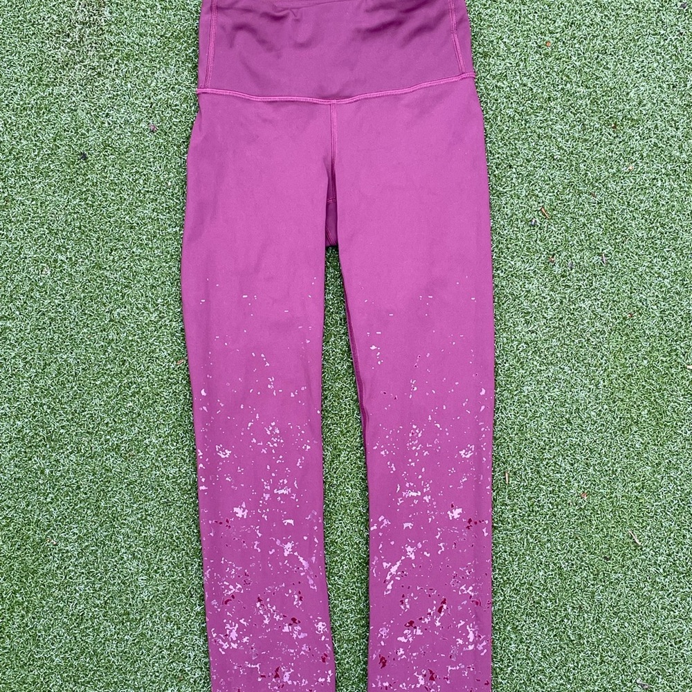 Lululemon high rise leggings 25”
Limited edition velvet spect